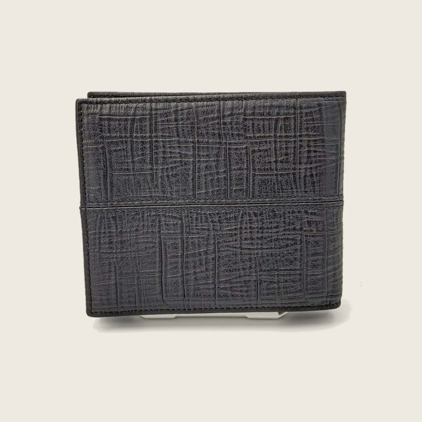 Buffalo crosshatch wallet in coated buffalo leather with contrast tan card slots