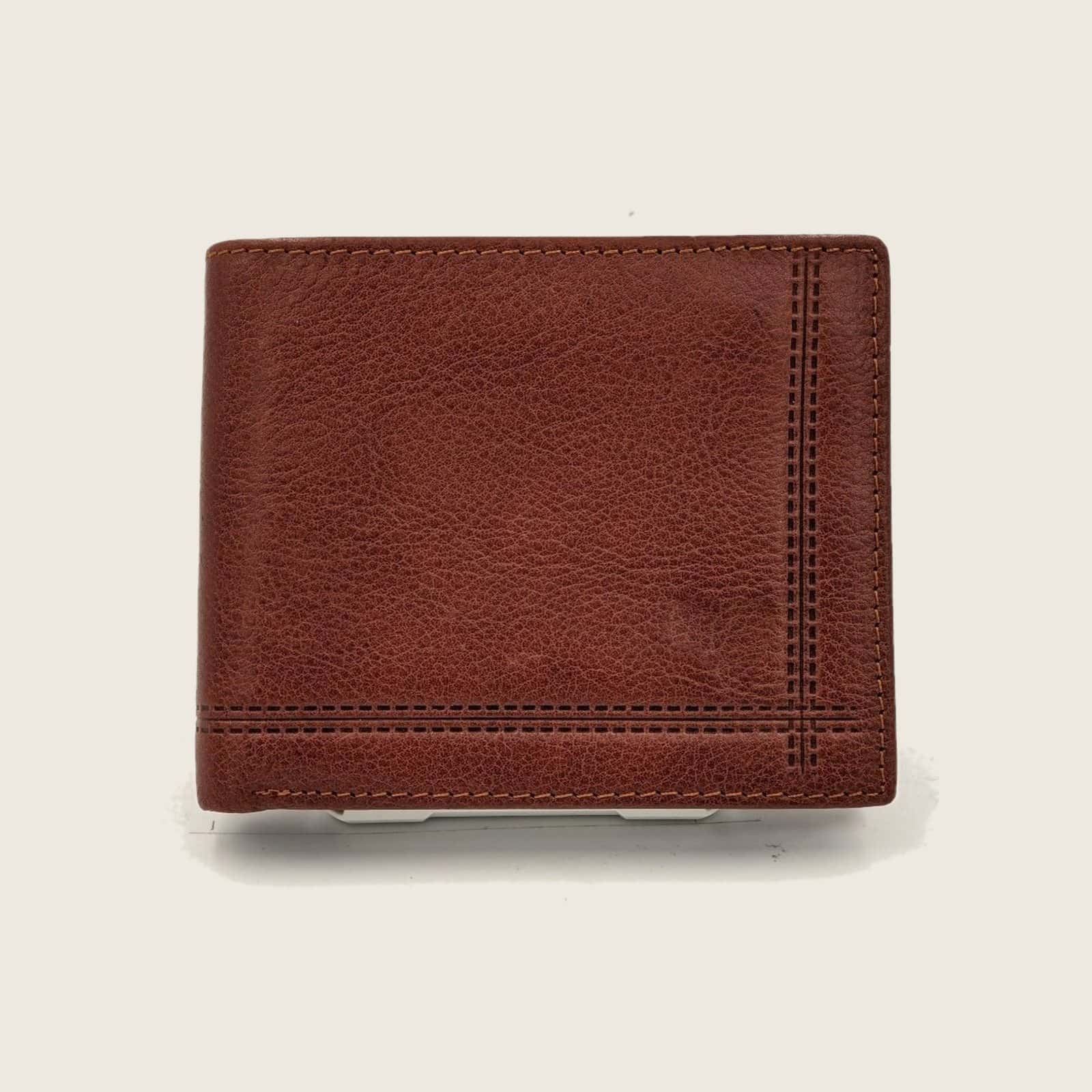 Trendy bifold wallet in vintage-washed cowhide with tonal stitching